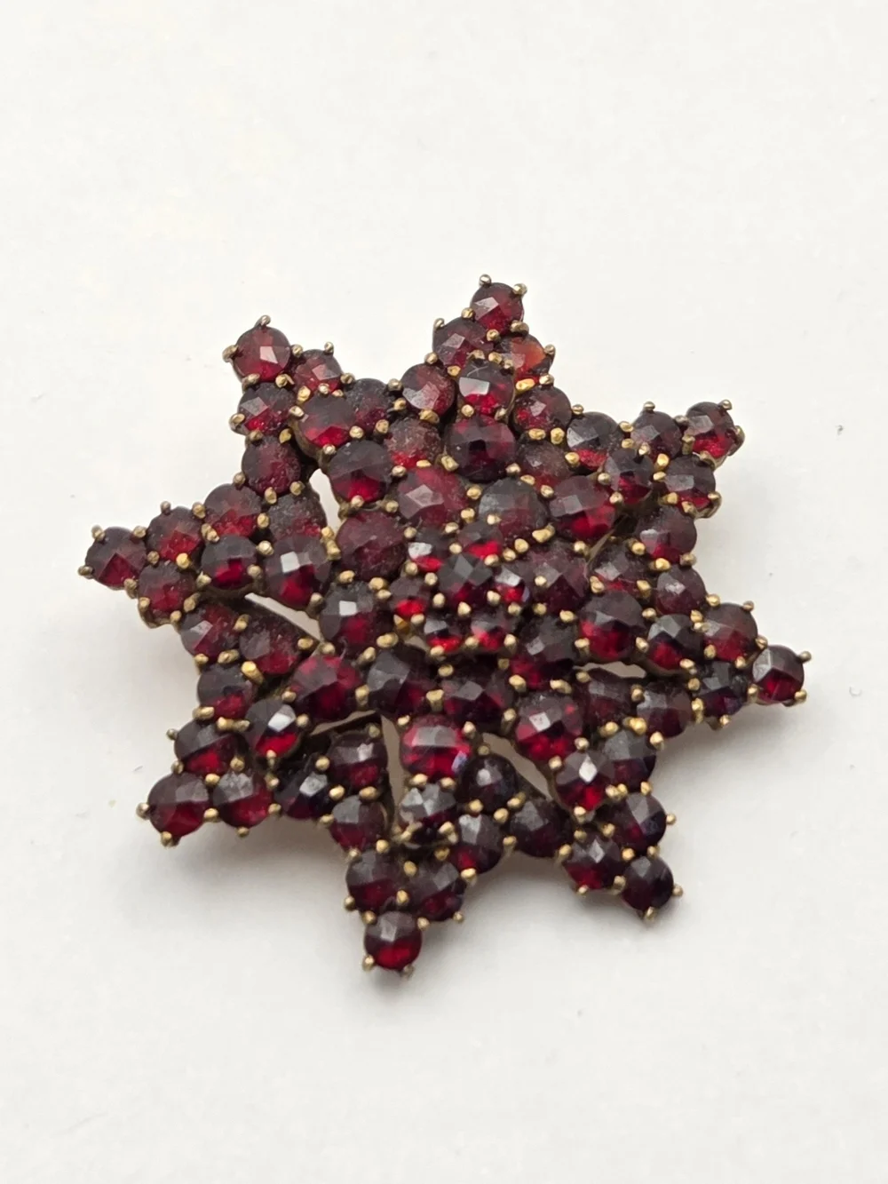 Vintage Bohemian Garnet Starburst Snowflake Cluster Brooch Pin Gold Tone 1.25